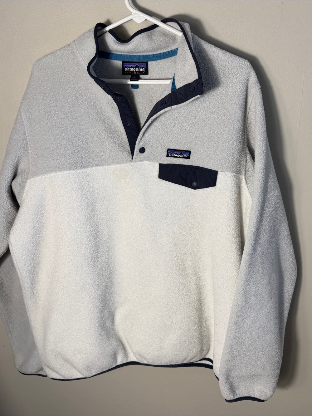 Patagonia Men’s White & Light Gray Snap Pullover with Navy Trim